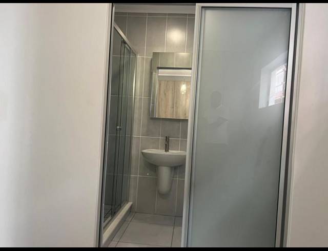 1 BEDROOM PROPERTY TO RENT IN MOOIKLOOF